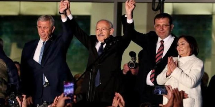 Ankara ve İstanbul sınıfta kaldı! Deprem bölgesinde şov var iş yok