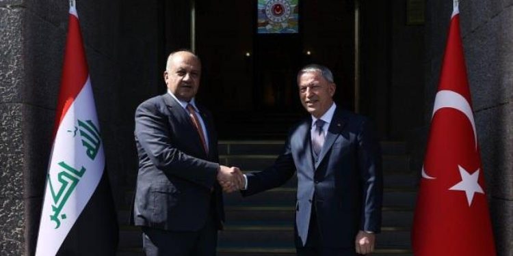 Bakan Akar’dan Iraklı mevkidaşına PKK uyarısı!