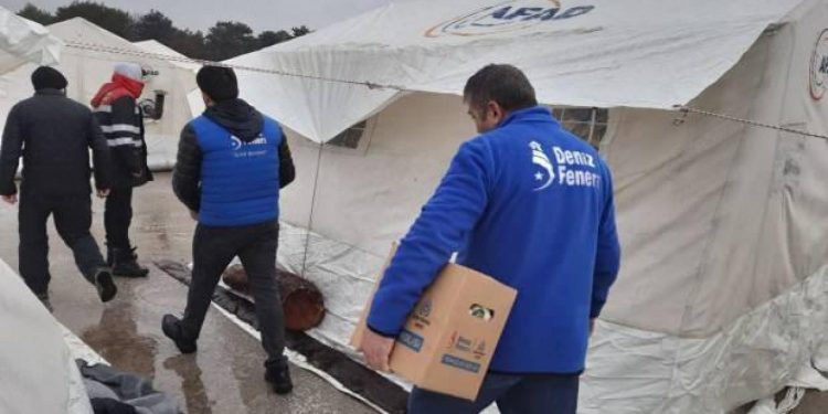Deniz Feneri Derneği Ramazan ayında depremin vurduğu illerde depremzedenin yanında!