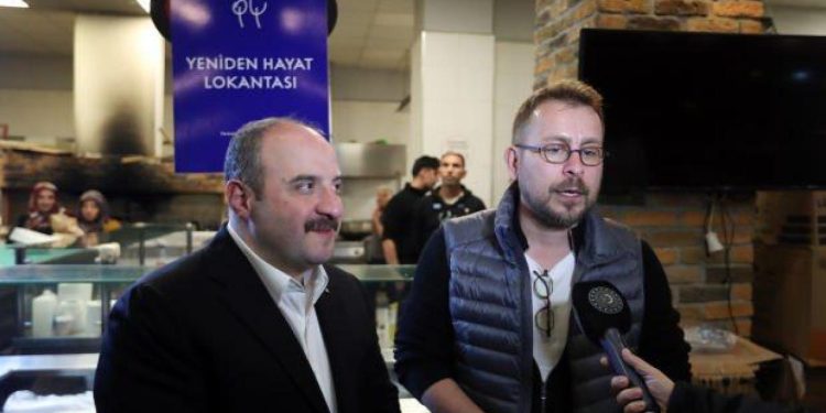 Depremzedelere uzanan dayanışma eli: Yeniden Hayat Lokantası