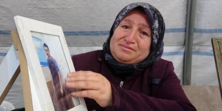 Evlat nöbetindeki anne 8 yıldır oğlunun yolunu gözlüyor