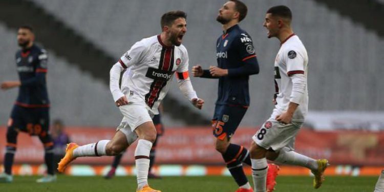 Fatih Karagümrük’ün bileği bükülmüyor!