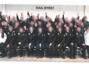 Hepsi tek seferde işten kovuldu