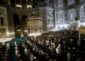 İstanbul’da ilk teravih namazı kılındı