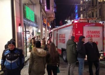 İstiklal Caddesi’nde yangın paniği