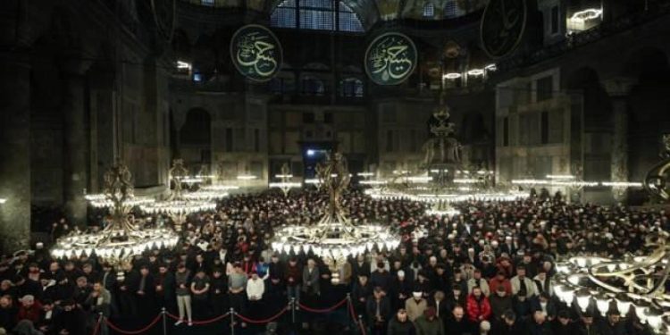 Türkiye de dahil 27 İslam ülkesinde ramazanın ilk günü başladı