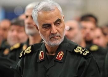 Vitrin mi kurtarıcı mı: Kasım Süleymani kimdir?