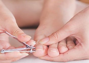 Ayak tırnak batması nasıl geçer? Geçmeyen tırnak batması neden olur?