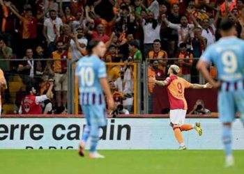 Icardi derbide şov yaptı! Galatasaray ilk galibiyetini aldı