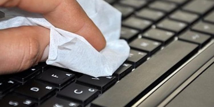 Klavyelerdeki bakterilere dikkat! Klavyeler sağlığınızı tehdit ediyor olabilir!