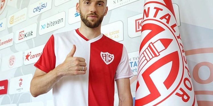 Konyaspor’dan ayrılan Bytyqi Antalyaspor’la anlaştı