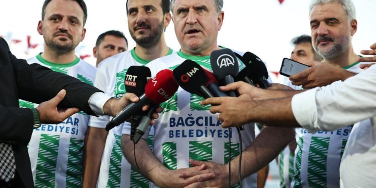 Osman Aşkın Bak: Spor altyapısı güçlü bir Türkiye geliyor