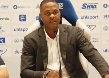 Patrick Kluivert: Maçların ertelenmesini isteriz