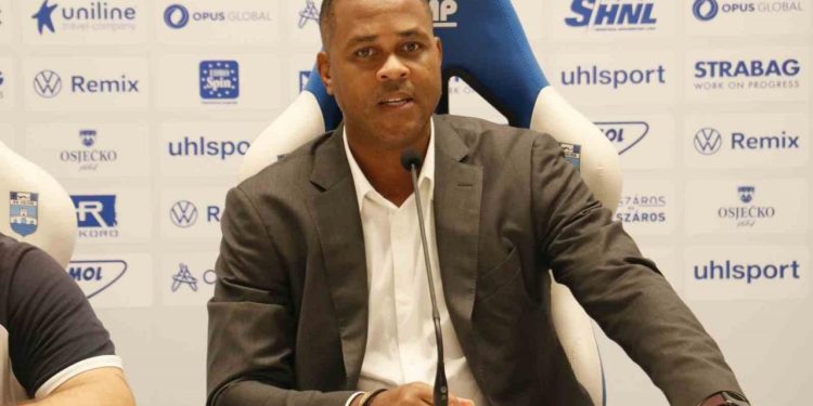 Patrick Kluivert: Maçların ertelenmesini isteriz