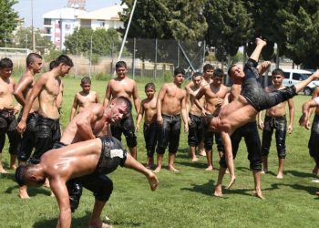 Geleceğin başpehlivanları Döşemealtı’nda yetişiyor