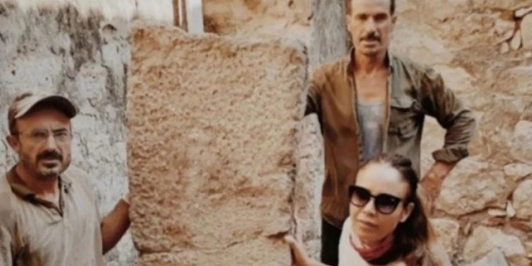 Tarihe ışık tutacak keşif! Kitabenin üzerinde yazanlar heyecanlandırdı