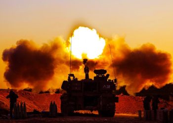 Amerikalı Senatör: İran’ı bombalayın