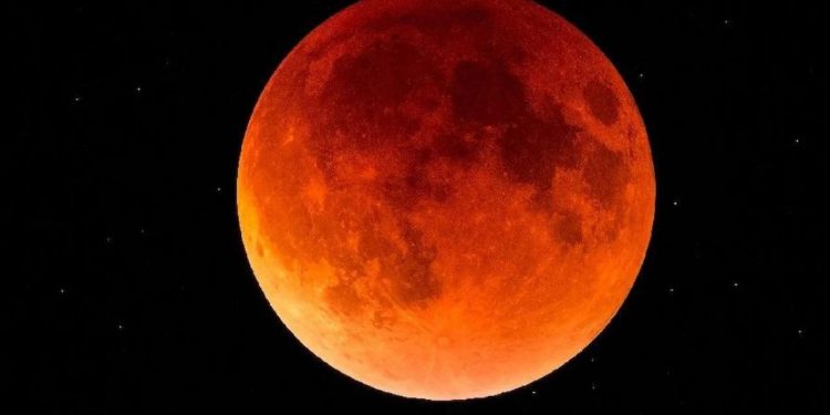 Bilim insanları Ay’ın içerisinin nasıl olduğunu açıkladı