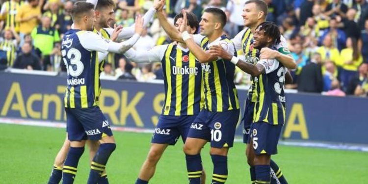 Fenerbahçe gümbür gümbür! Kadıköy’de gol yağmuru