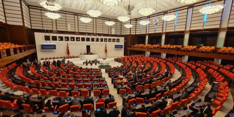 Irak ve Suriye tezkeresi TBMM’ye geliyor!