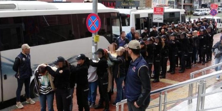 ‘PKK cezaevi dış koordinasyon yapılanması’na operasyonda 32 şüpheli adliyede