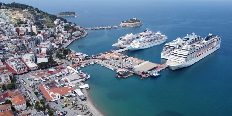 Kruvaziyer yolcu sayısı 1 milyonu aştı