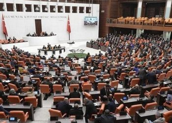 TBMM’de gündem yoğun: Çalışmayan emekliye 5 bin TL ve bütçe mesaisi