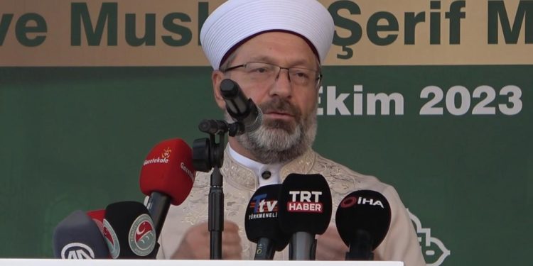 Ali Erbaş: Gençlerimizi ve çocuklarımızı Kur’an-ı Kerim’e göre yetiştirmeliyiz