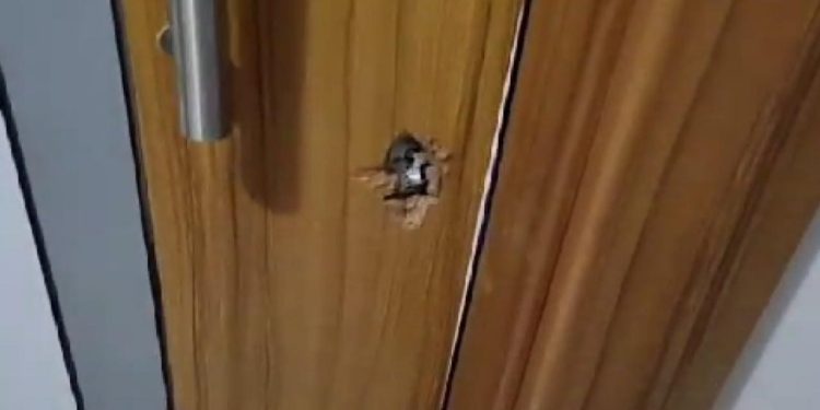 Esenyurt’ta istedikleri dairenin kilidini kırıp kiraya verdiler: Çetede polisler de var!